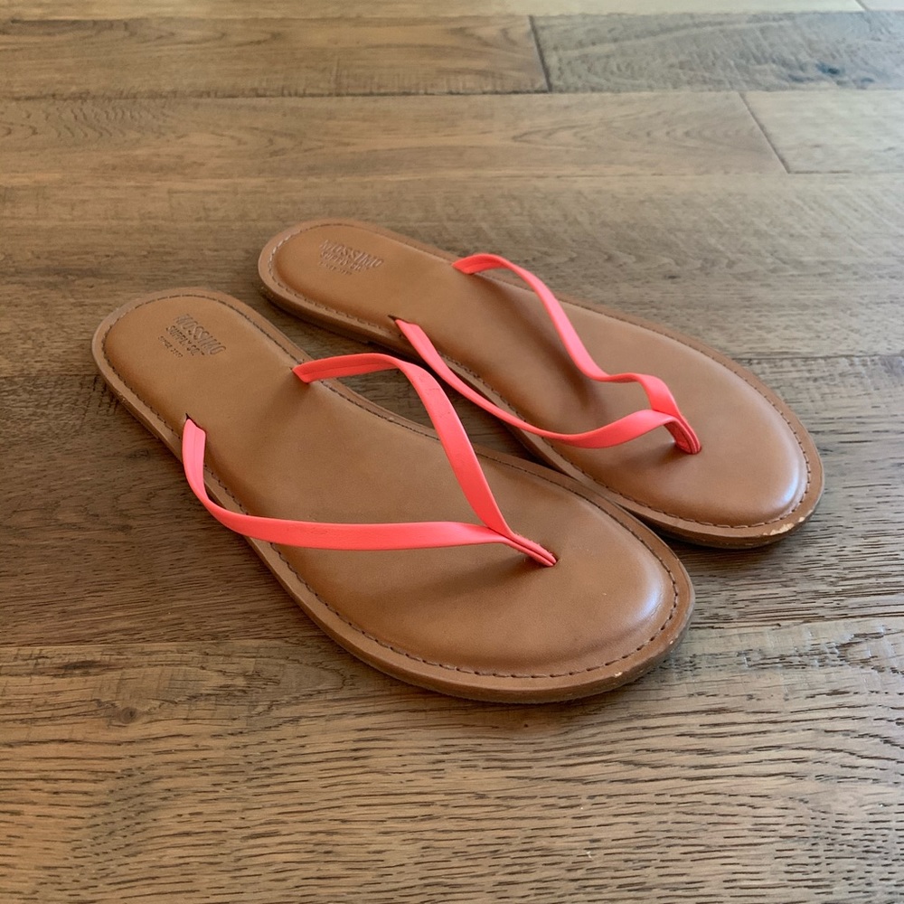 Mossimo Supply Co. Flip Flops